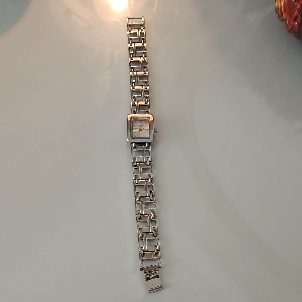 Elegant Silver Women's Bracelet Watch